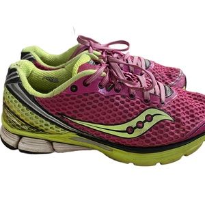 Saucony women’s triumph 10 running shoes